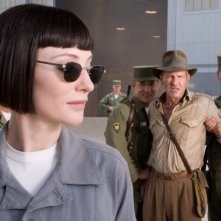 Cate Blanchett e Harrison Ford in una scena del film Indiana Jones e il regno del Teschio di cristallo