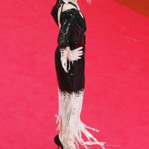 Madonna - vestita da Chanel - presenta il documentario I Am Because We Are al Festival di Cannes 2008
