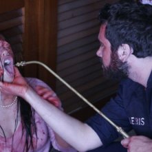 Cheri Christian e Scott Poythress in una sequenza del film The Signal