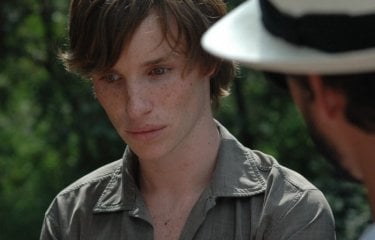 Eddie Redmayne in una scena del dramma Savage Grace