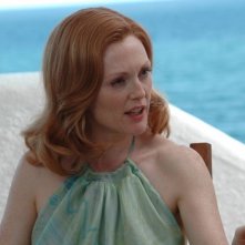 Una fascinosa Julianne Moore in una scena del film Savage Grace