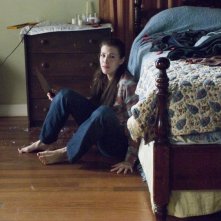Liv Tyler in una scena del film The Strangers da lei interpretato nel 2008