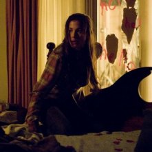 The Strangers: Liv Tyler in una scena del film