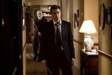 Scott Speedman in una scena del film The Strangers