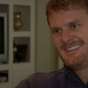 Una scena del film Bigger, Stronger, Faster*