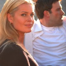 Rebecca Romijn e Ben Affleck sul set del film Man About Town