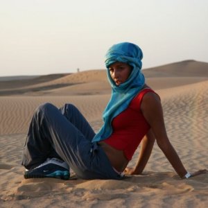 Ghizlane Waldi in una scena del film Corazones de mujer