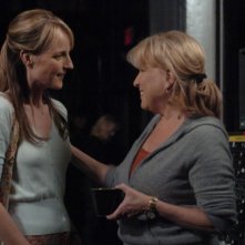 Midler e la Hunt in una scena del film Quando tutto cambia