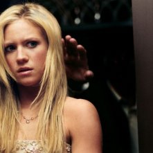 Brittany Snow in una sequenza di Che la fine abbia inizio