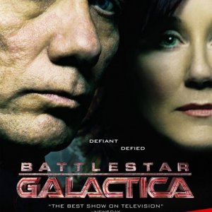 La locandina della Stagione 2 di Battlestar Galactica