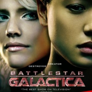 Una  locandina per la Stagione 2 di Battlestar Galactica
