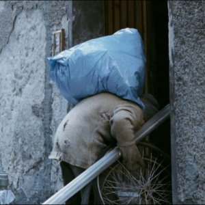 La vecchia del film Tutto torna