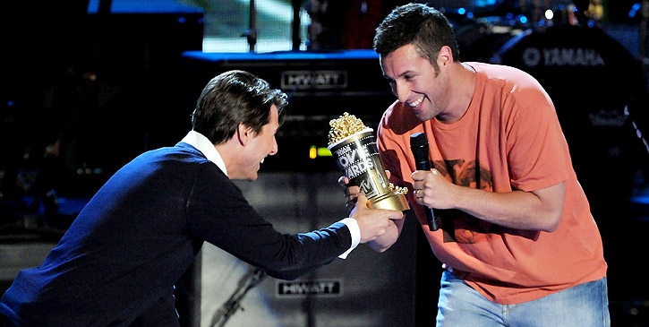 Tom Cruise Consegna Uno Speciale Mtv Movie Award 2008 Ad Adam Sandler 78644