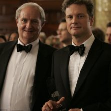 Broadbent e Firth in una scena del film And When Did You Last See Your Father?