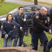 Diane Lane e Colin Hanks in una scena del film Nella rete del serial killer