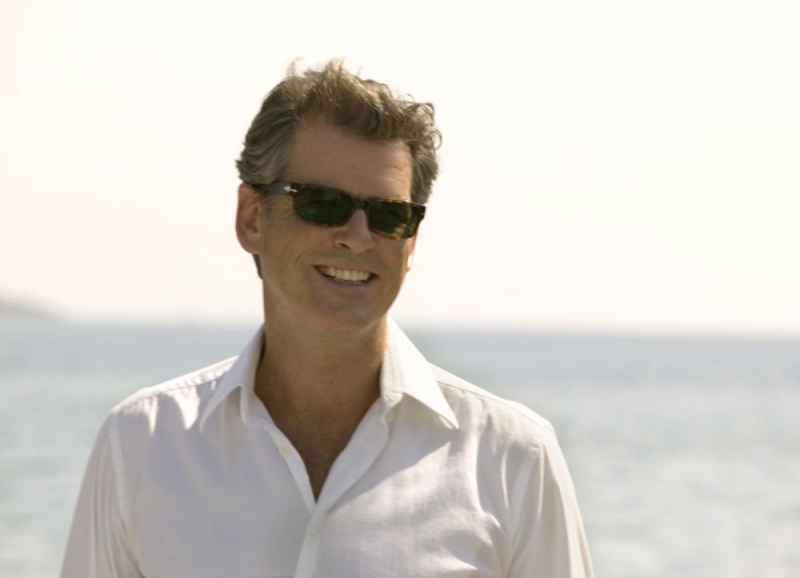 Primo piano di Pierce Brosnan in Mamma mia!