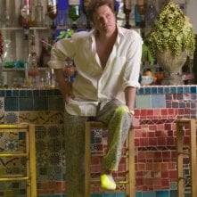 Colin Firth in una scena del musical Mamma Mia!