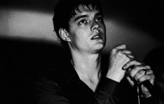 Sam Riley in un'immagine di Control