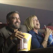 George Clooney e Frances McDormand in una scena del film Burn After Reading