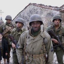 Matteo Sciabordi Omar Benson Miller Michael Ealy Derek Luke E Laz Alonso In Una Scena Del Film Miracle At St Anna 79334