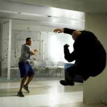 Will Smith in una scena d'azione di Hancock
