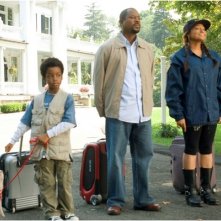 Eshaya Draper, Martin Lawrence e Raven-Symoné in una scena del film College Road Trip
