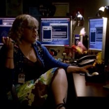Kirsten Vangsness nel ruolo della vivace Garcia nella serie Criminal Minds, episodio: Charm and Harm