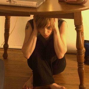 Anessa Ramsey in una sequenza del film The Signal