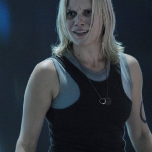 Katee Sackhoff in una scena dell'episodio 'Faith della quarta stagione di Battlestar Galactica