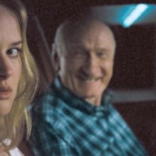 Jess Weixler e il dispettoso Doyle Carter in una scena del film Teeth