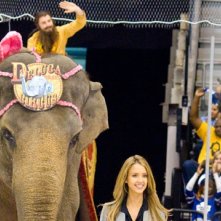 Mike Myers e Jessica Alba in una scena del film The Love Guru