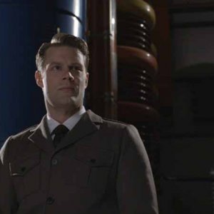 Matt Keeslar in una scena di The Middleman