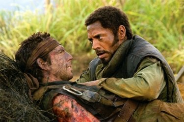 Ben Stiller e Robert Downey Jr. in una scena del film Tropic Thunder