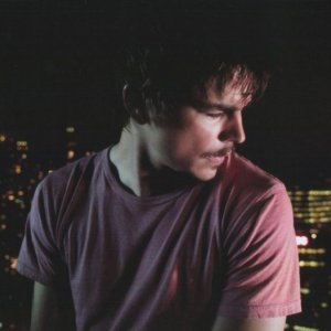 una immagine di Josh Hartnett in una scena del film I Come with the Rain