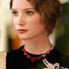 Mia Wasikowska in una scena del film Amelia