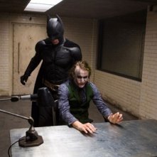 Christian Bale Nei Panni Di Batman E Heath Ledger In Quelli Di Joker In Una Scena Del Film The Dark Knight 80386