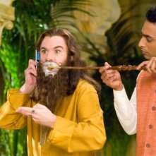 Mike Myers e Manu Narayan in una scena di The Love Guru
