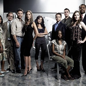 Un'immagine promozionale del cast di 'The Nine'