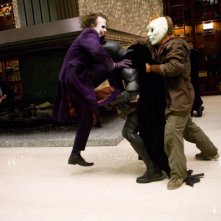 Heath Ledger è Joker in una scena del film The Dark Knight