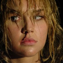 Arielle Kebbel in una scena del film Reeker - Tra la vita e la morte