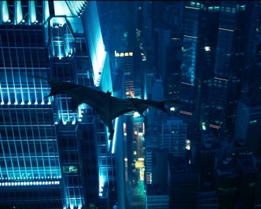 Batman vola su Hong Kong in una scena del film Il cavaliere oscuro