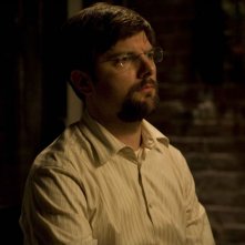 Adam Scott in una scena del film August