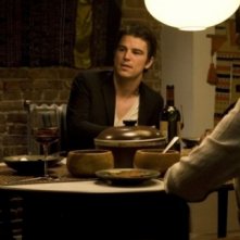 Adam Scott, Josh Hartnett e Rip Torn in una scena del film August