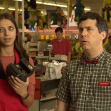 Angela Sarafyan e Chris Parnell in una scena di Kabluey