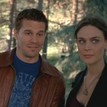 David Boreanaz ed Emily Deschanel nella serie tv 'Bones', episodio: Gioco del Serial Killer