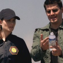 David Boreanaz Ed Emily Deschanel Nella Serie Tv Bones Nell Episodio Intitolato Piccole Miss 80910