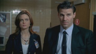 David Boreanaz ed Emily Deschanel nella serie tv 'Bones', nell'episodio: La maledizione dei pirati