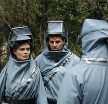 Emily Deschanel e David Boreanaz nell'episodio 'Ossa luminescenti' della serie tv 'Bones'