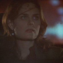 Emily Deschanel in una scena dell'episodio 'Scambio d'identità' della serie tv 'Bones'