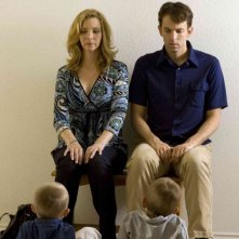 Lisa Kudrow e Scott Prendergast in una scena di Kabluey